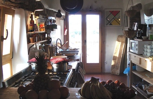La Pardina Cabaña | Casa acogedora con piscina, en una hacienda productora de vinos renovada artísticamente.