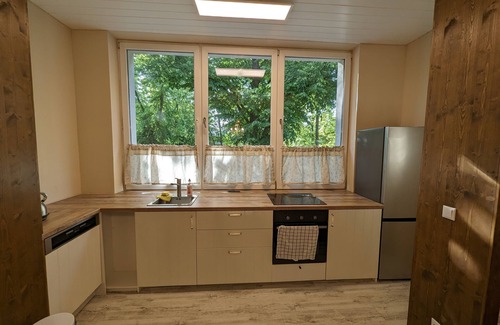 Marienfelde Apartamento | Amplio apartamento con techos altos