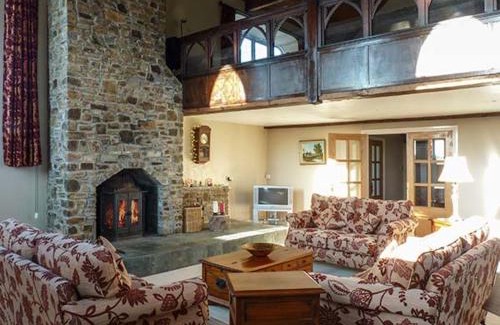 Hartland Casa | Old Chapel