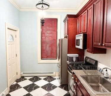 Union City Apartamento | Old Charm Modern Comfort 5 min to NYC BBQ