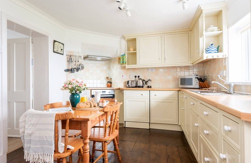 Downderry Cabaña | Old Coastguard Cottage, with uninterrupted sea views