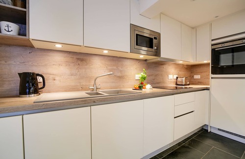 Port Isaac Apartamento | Old Cobblers, Port Isaac, modern accommodation which sleeps 4 and welcomes dogs