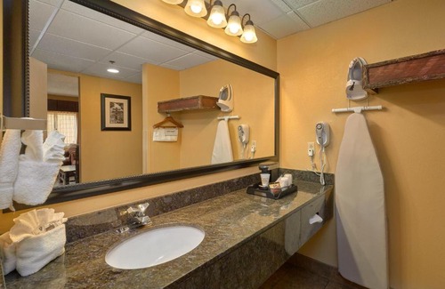 Gatlinburg Hotel | Old Creek Lodge