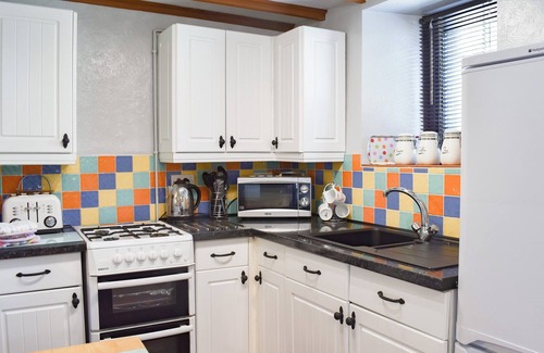 New Quay Cabaña | Old Farm House Cottage - UK47320