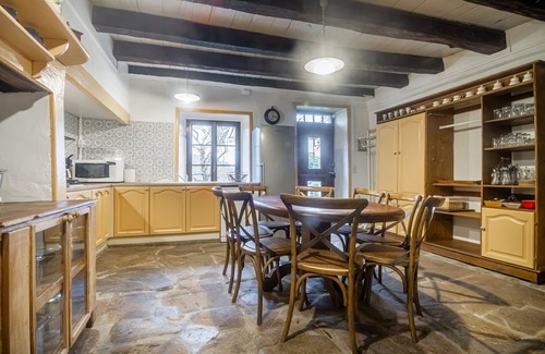 Saint-Hilaire-Peyroux Otro | Old-fashioned country house