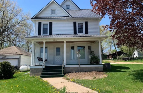 Lime Ridge Casa | Old Fashioned Elegance; Quiet Country Village Living!