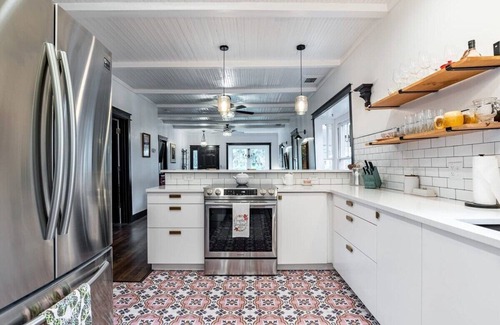 Sunny Point Casa | Old Florida Charm Arts District 3br Steps to River