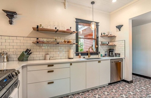 Sunny Point Casa | Old Florida Charm Arts District 3br Steps to River