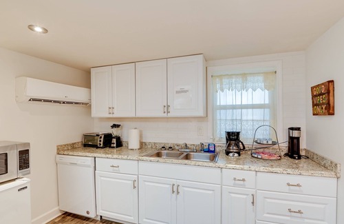 Old Hickory Apartamento | Old Hickory Hideout: Charming Apt w/ Deck!