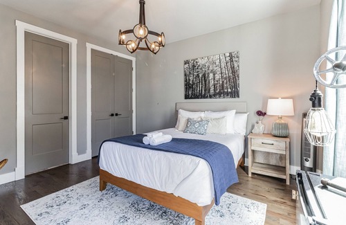 Lakewood Casa | Old Hickory Rooftop Oasis – Modern 3 BDR w/ River Views! 20 Min to Downtown