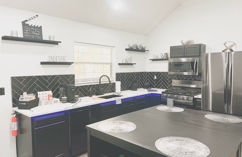 McDonough Casa | Old Hollywood with Modern touches