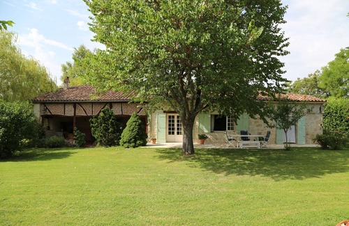 Montpezat Casa | Old house, charm and calm assured. For eight people