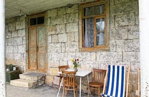 Ambrolauri Apartamento | Old House in Racha - ძველი სახლი რაჭაში