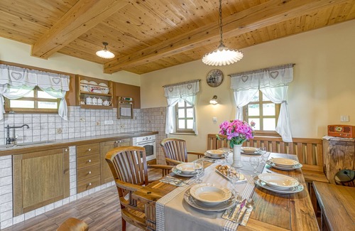 Brezice Chalet De Esquí | Old House Knezovo With Lovely View, Sromlje, Slovenia