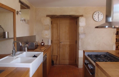 Vergt-de-Biron Casa | casa antigua con el confort moderno con una piscina privada para un grupo grande