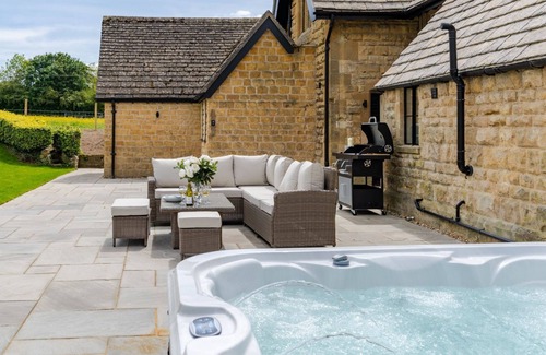 Winchcombe Cabaña | Old Laundry - a sudeley castle cottage that sleeps 12 guests in 6 bedrooms