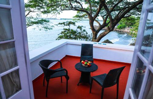 Fort Kochi Hotel | Old Lighthouse Bristow Hotel , Fort Kochi