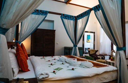 Fort Kochi Hotel | Old Lighthouse Bristow Hotel , Fort Kochi