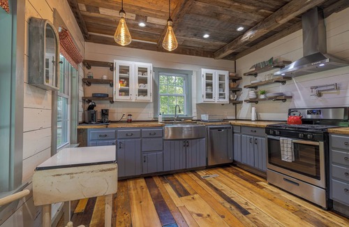 Sullivan Casa | Old Maine style w/ modern amenities - dog friendly