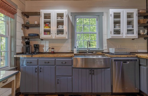 Sullivan Casa | Old Maine style w/ modern amenities - dog friendly