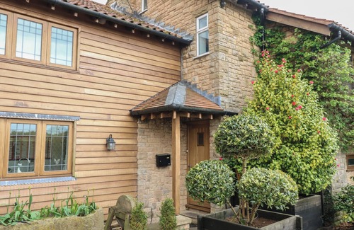 Sherwood Forest Casa | OLD MILL HOUSE, family friendly, with a garden in Cuckney