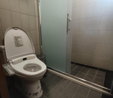Jinhu Cama Y Desayuno | Old Min House Building 3