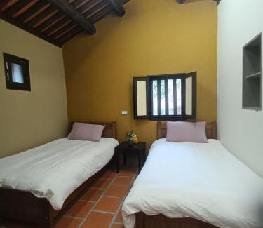 Jinhu Cama Y Desayuno | Old Min House Building 3
