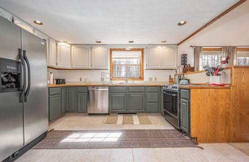 Paradise Point Casa | Old Moose Barn | Lake Access, Dock Slip, Yard!