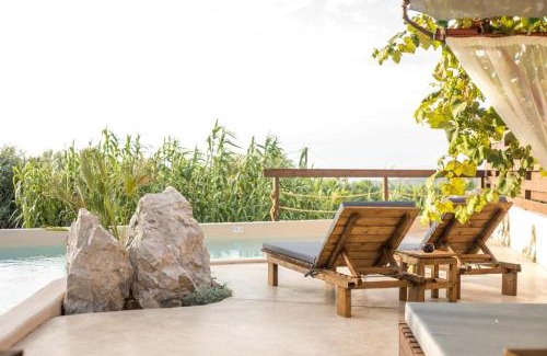 Salakos Casa | Old Nest House