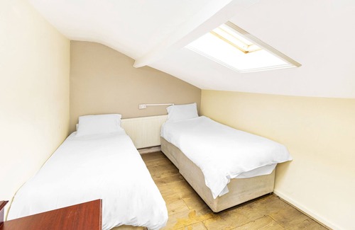 Southall Green Hotel | Old Oak Tree Inn