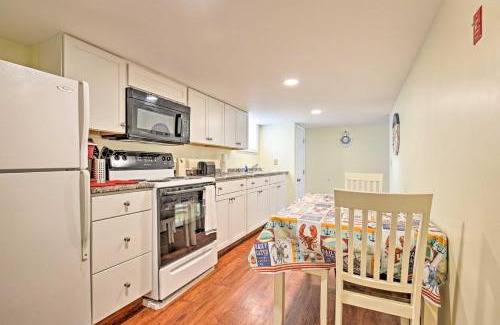 Old Orchard Beach Apartamento | Old Orchard Beach Home with Patio Walk to Beach