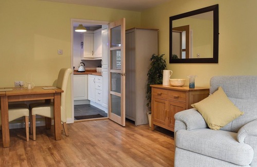 Trethurgy Cabaña | Old Orchard Cottage near Eden