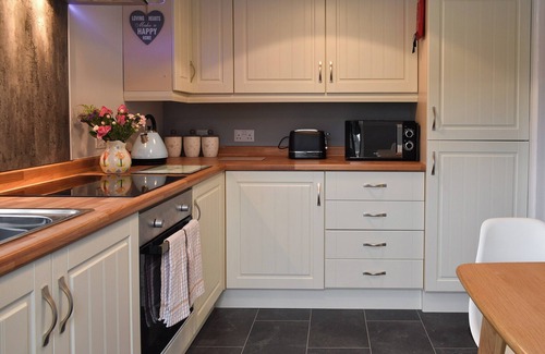Trethurgy Cabaña | Old Orchard Cottage near Eden