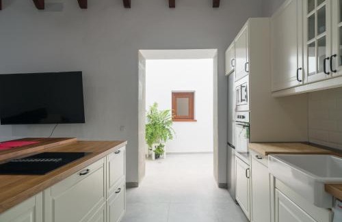Agüimes Casa | Old Palace In The Historic Center