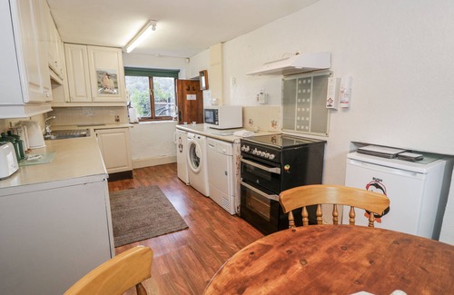 Maentwrog Casa | OLD POST OFFICE, pet friendly, with open fire in Blaenau Ffestiniog