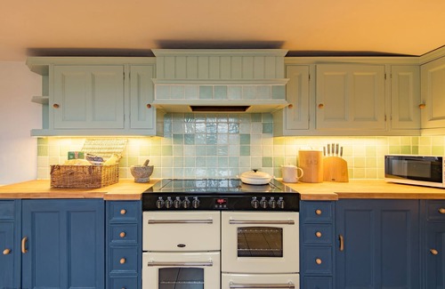 Dargate Apartamento | Old Post Office by Bloom Stays - ideal for couples, wonderful location, hot tub