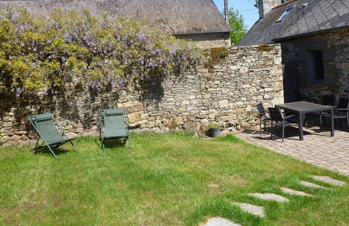 Saint-Jouan-des-Guerets Casa | Old Pressoir renovated into a cosy vacation home