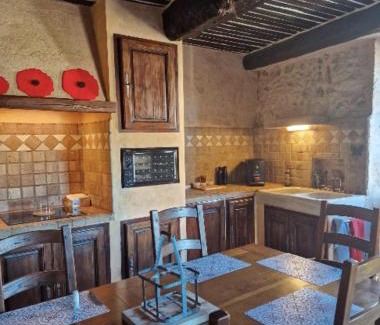 Bagnols-en-Foret Casa | Old Provencal house - 3 bedrooms