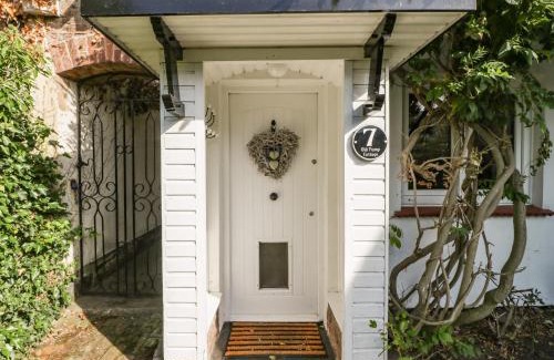 Wilton Casa | Old Pump Cottage