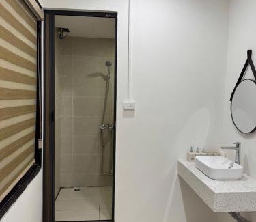 Van Mieu Apartamento | Old Quarter Homestay 202 - Air conditioner - Railway