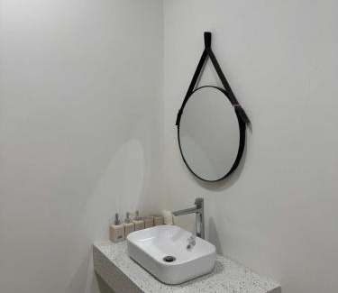 Van Mieu Apartamento | Old Quarter Homestay 202 - Air conditioner - Railway