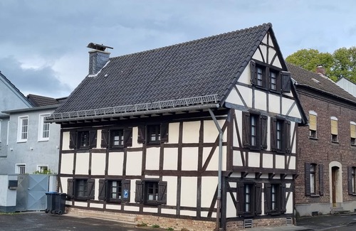 Zundorf Casa | old romantic half-timbered house near the Rhine