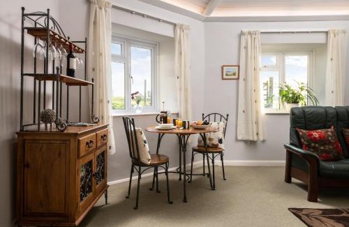 Wadebridge Casa | Old Round House with hot tub