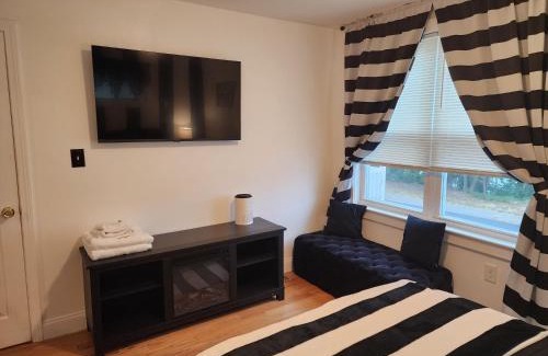 South Peabody Casa | Old Salem Inn 15 mins from downtown Salem