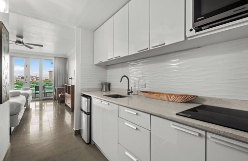 Puerta de Tierra Apartamento | Old San Juan | Oceanview Studio | Balcony with Ocean View