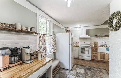 Niles Casa | Old School Charm Sleeps 6