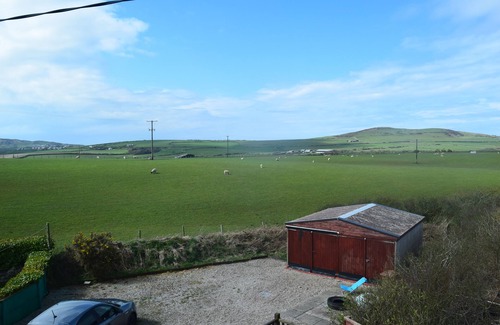 Garn Fadryn Casa | Old Smithy[Tyr Efail] Beautiful location AONB walking/cycling-Close to 3 beaches