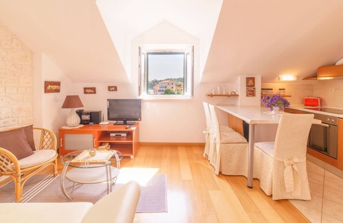 Sumartin Villa | Antigua casa de piedra para 10 personas.