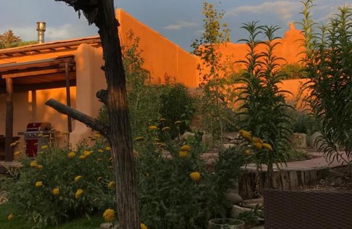 Taos Cama Y Desayuno | Old Taos Guesthouse B&B