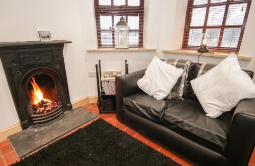 Malltraeth Casa | Old Tollgate